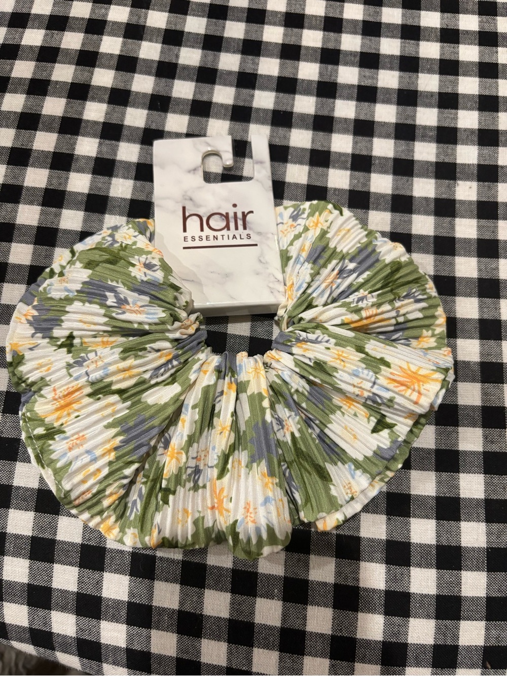 BWT Hair Essentials Floral Pleated Scrunchie in Green, White, Yellow